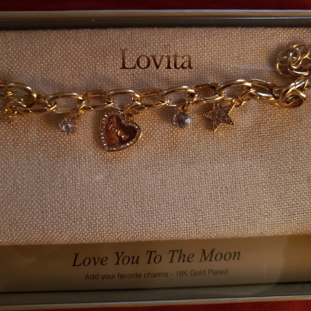- charm bracelet - Picture 2 of 4
